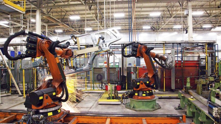 Máquinas trabalhando